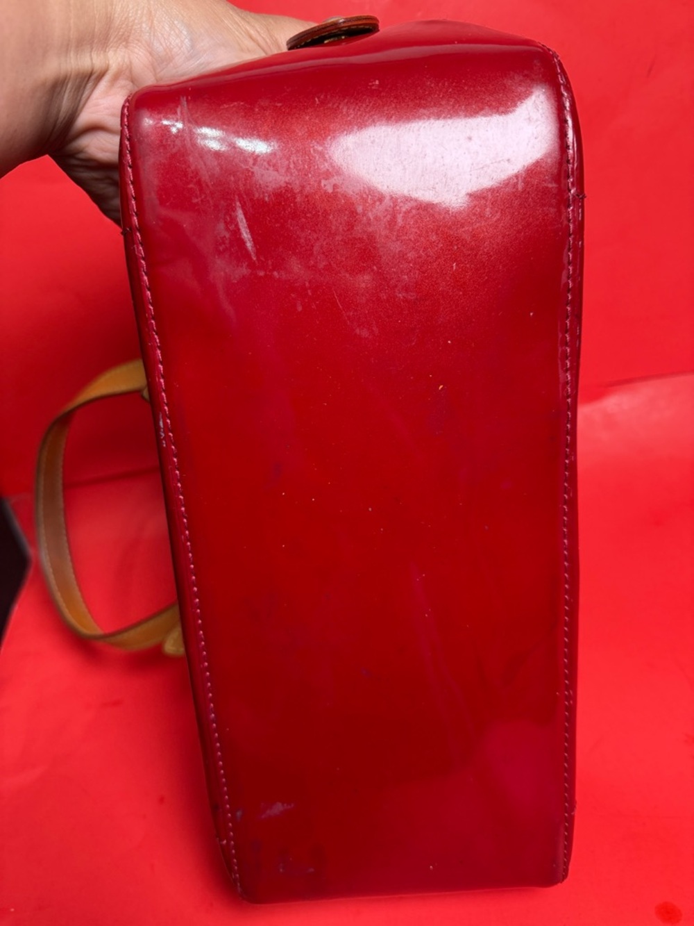 Louis Vuitton Monogram Vernis Rosewood Avenue Shoulder Bag - Picture 4 of 13